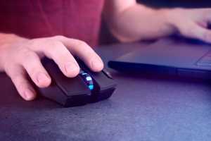 Why ultralight gaming mice are better for big hands too