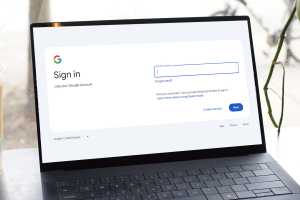 Hackers are using full-screen Chrome to steal Google passwords